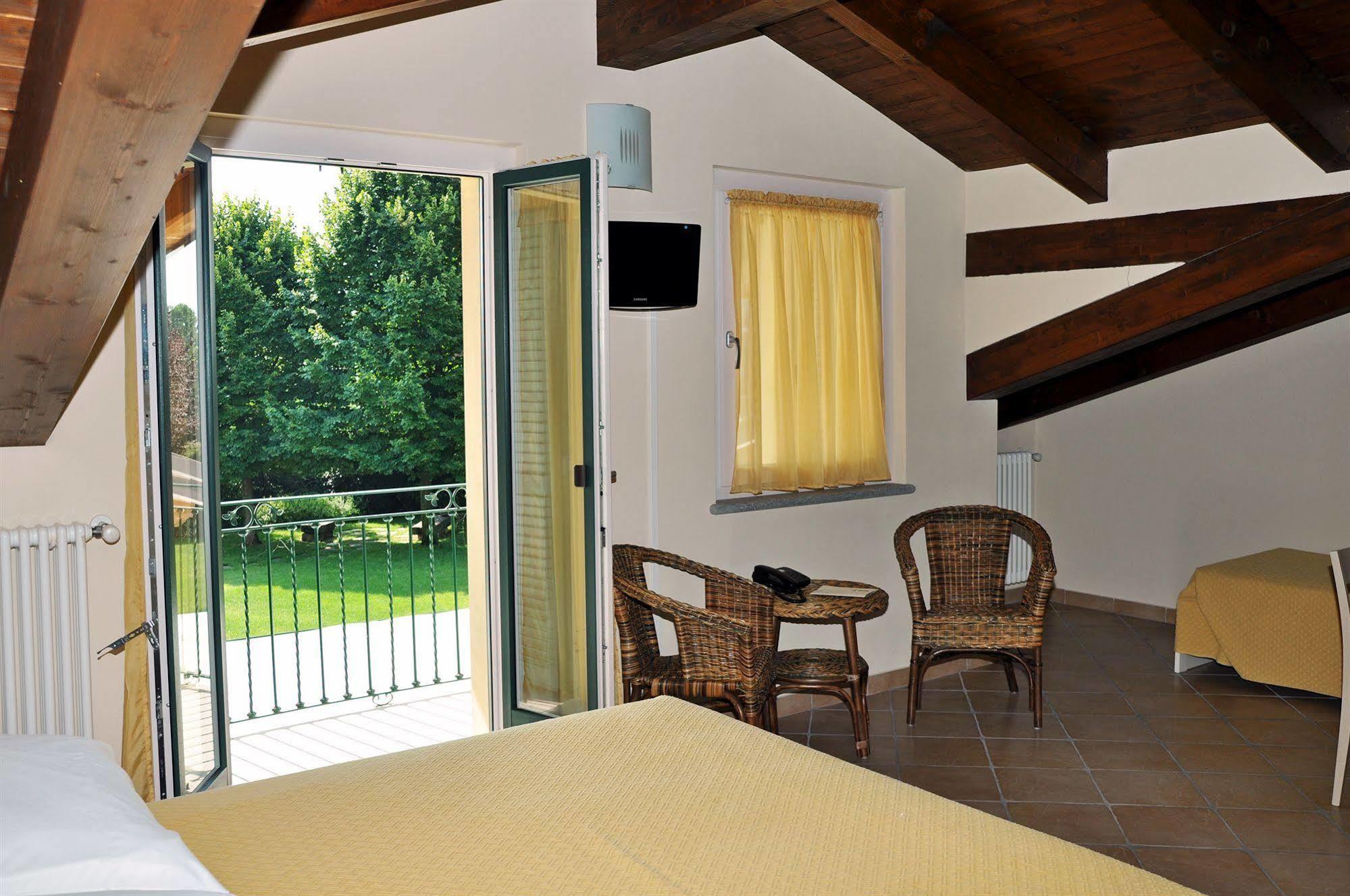 Hotel Ristorante La Torretta Bianzè Εξωτερικό φωτογραφία